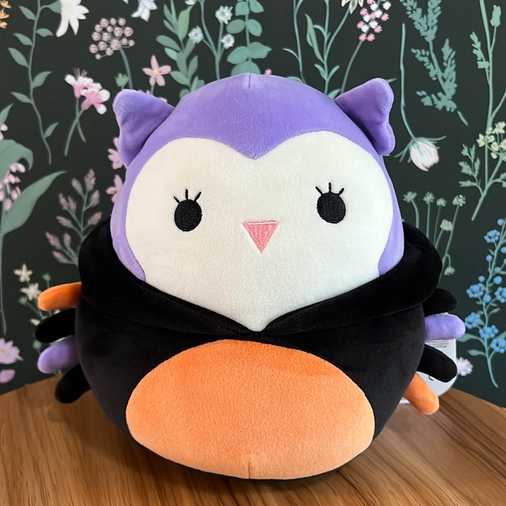 SQUISHMALLOWS Original Holly the Owl in Spider costume!!! Plushie NEW WITH TAGS! - Picture 6 of 12